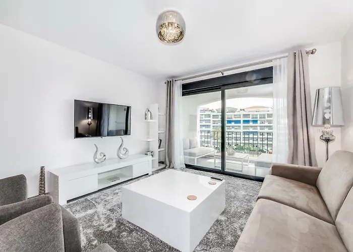 By Riva - Incredible, Stylish 2 Bedroom In Puerto Banus Gardens Lägenhet Marbella
