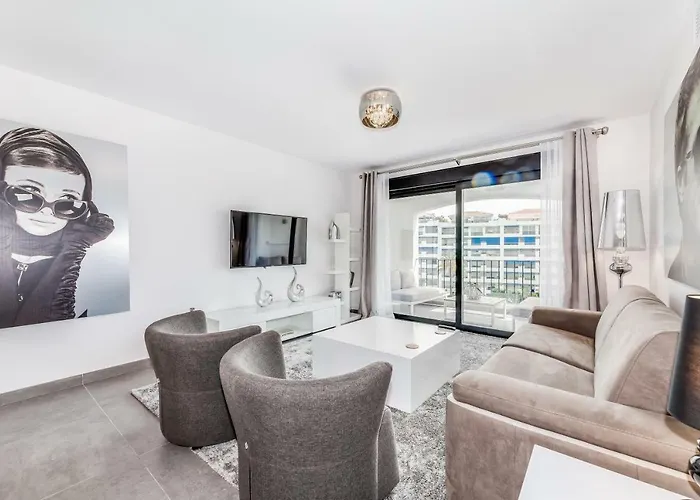 Lägenhet By Riva - Incredible, Stylish 2 Bedroom In Puerto Banus Gardens *