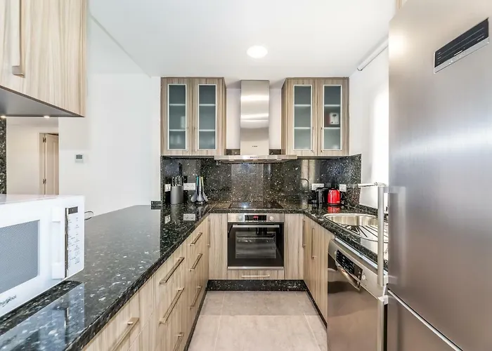 By Riva - Incredible, Stylish 2 Bedroom In Puerto Banus Gardens *