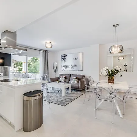 By Riva - Incredible, Stylish 2 Bedroom In Puerto Banus Gardens Lejlighed