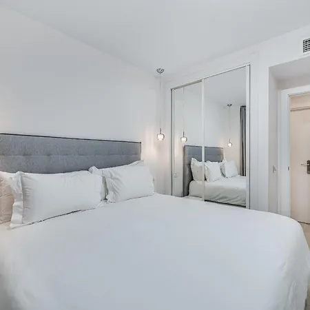 By Riva - Incredible, Stylish 2 Bedroom In Puerto Banus Gardens 아파트 *