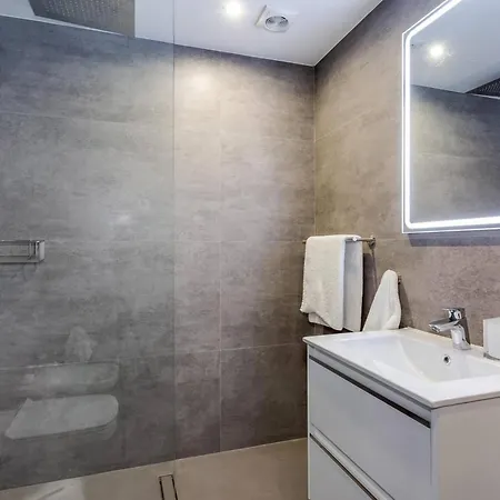 By Riva - Incredible, Stylish 2 Bedroom In Puerto Banus Gardens 아파트 *