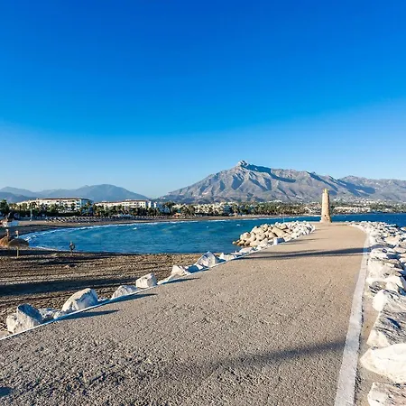 By Riva - Incredible, Stylish 2 Bedroom In Puerto Banus Gardens 마르베야