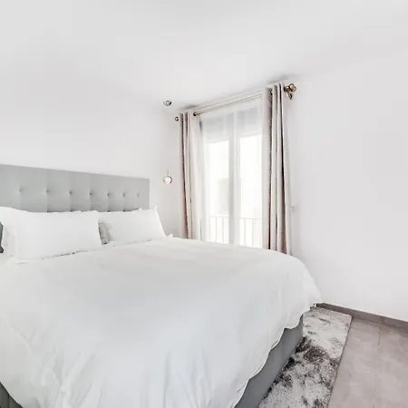 By Riva - Incredible, Stylish 2 Bedroom In Puerto Banus Gardens 아파트