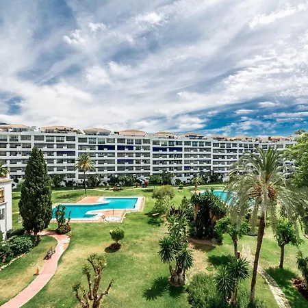 By Riva - Incredible, Stylish 2 Bedroom In Puerto Banus Gardens 마르베야
