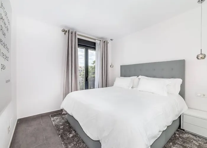 By Riva - Incredible, Stylish 2 Bedroom In Puerto Banus Gardens *