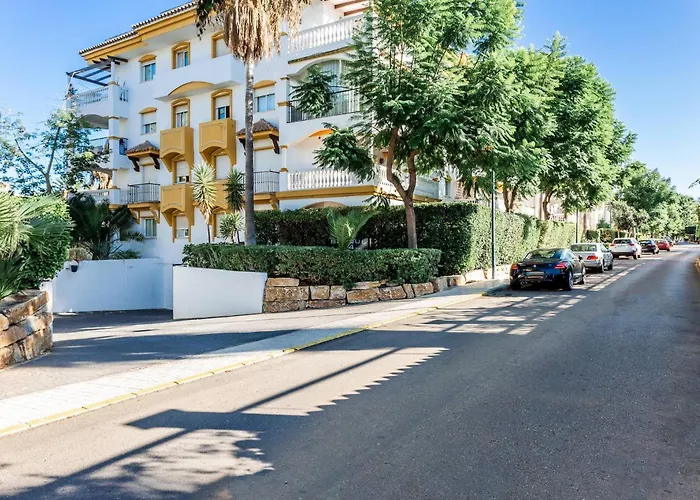 Appartamento By Riva - Incredible, Stylish 2 Bedroom In Puerto Banus Gardens Marbella