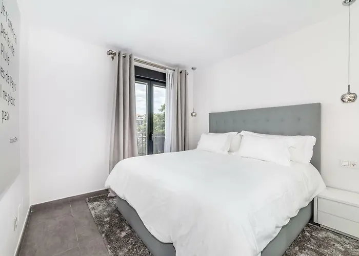 By Riva - Incredible, Stylish 2 Bedroom In Puerto Banus Gardens *