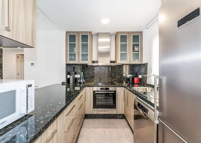By Riva - Incredible, Stylish 2 Bedroom In Puerto Banus Gardens Lägenhet Marbella